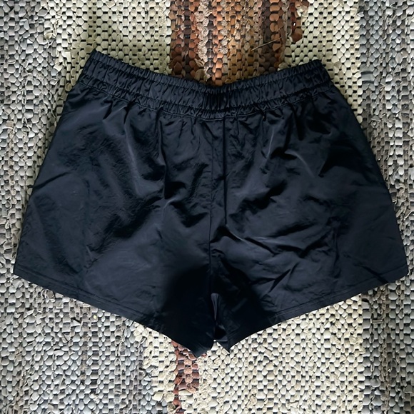 Gymshark Buckle Shorts Black Size Small - Picture 2 of 5